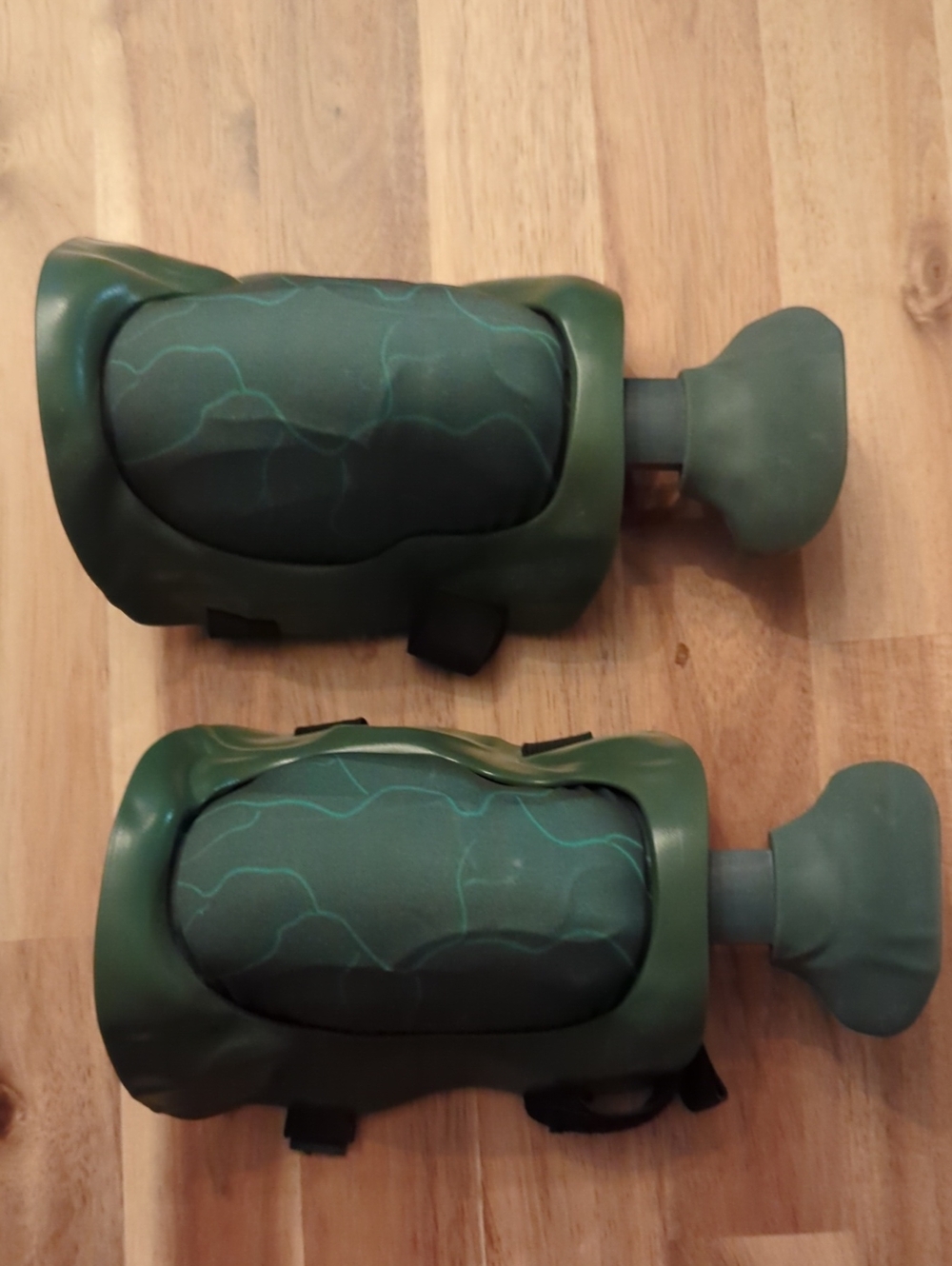 Hulk Muscle Bicep Pumps Avengers 2015